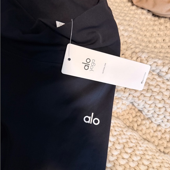 ALO Yoga Kids Dark Leggings - Picture 2 of 3